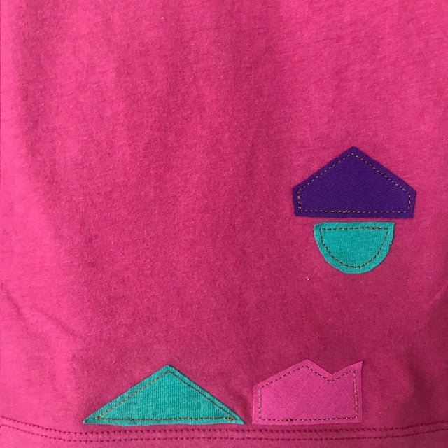 Adventure t shirt with cute applique - size 5