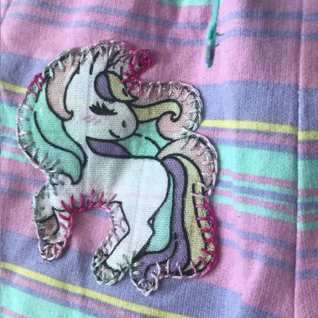 Unicorn and hearts shorts - SIZE 4